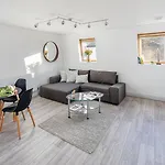 Modern 2-Bedroom Flat In Vibrant East London